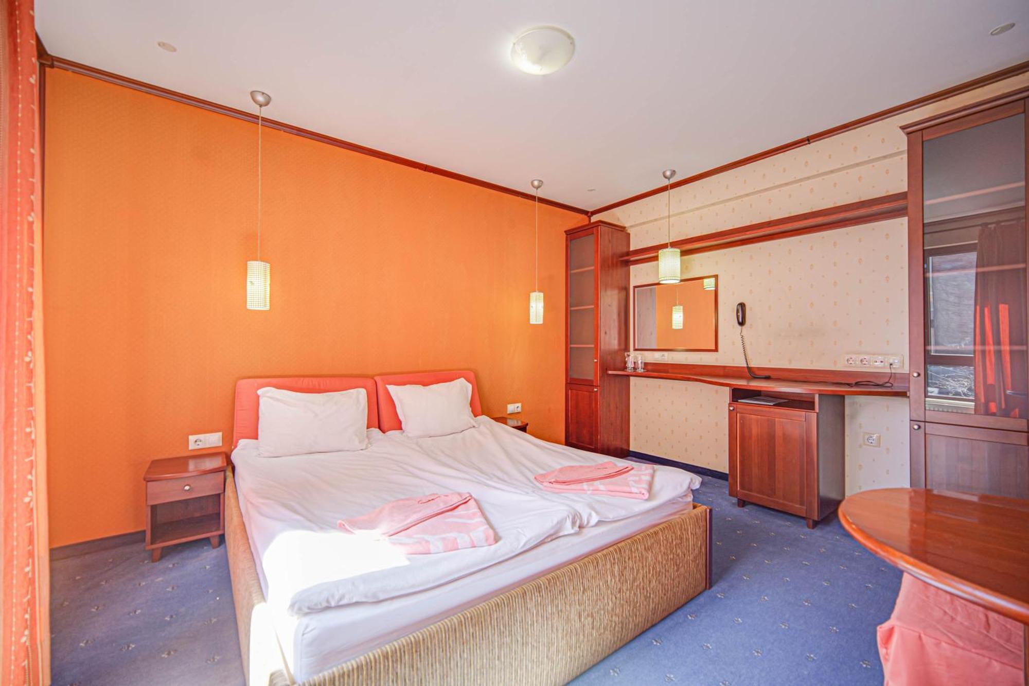 Friends Hotel