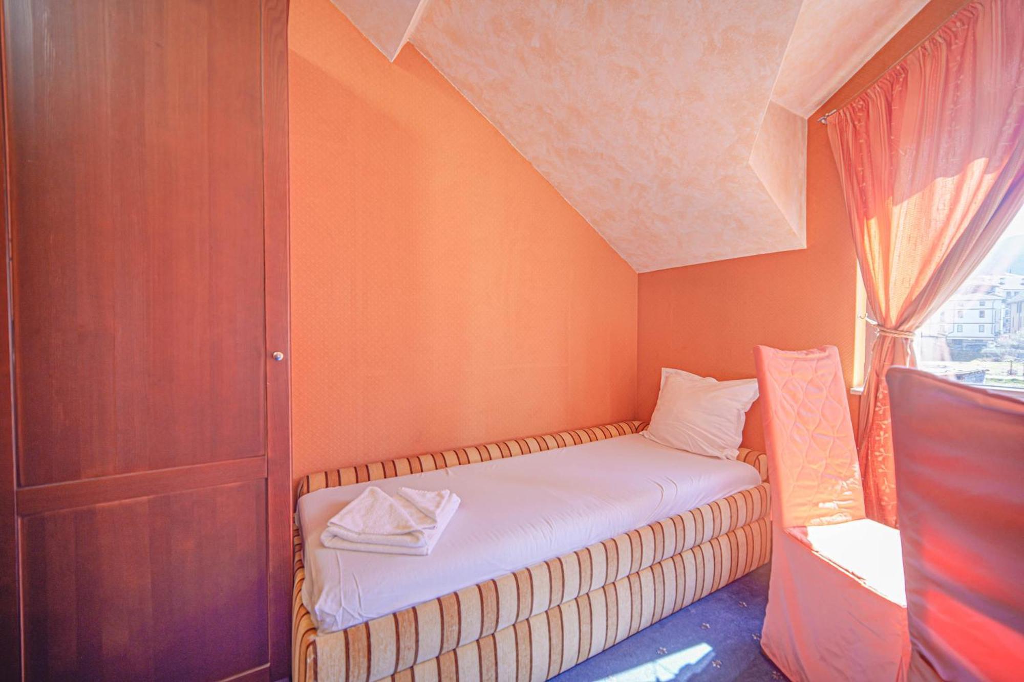 Otel Friends 3*